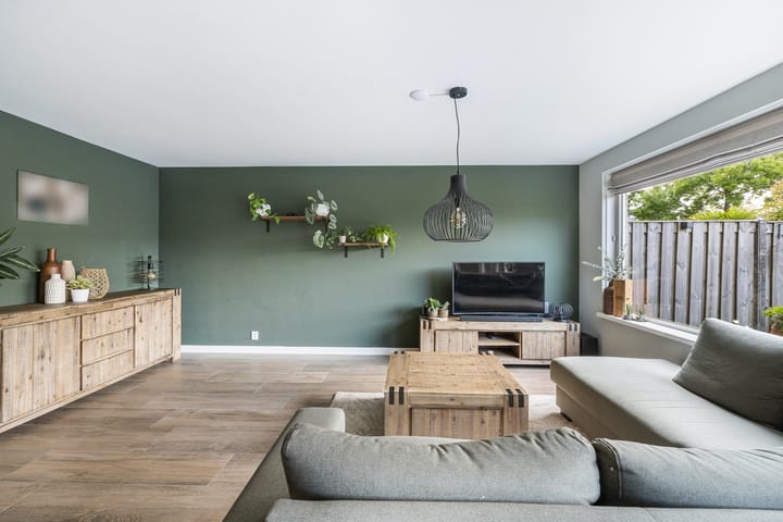 Spacious Family Home with Garage and Sunny Garden in Popular Nieuwland — 22