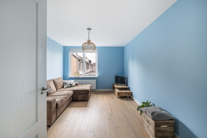 Spacious Family Home with Garage and Sunny Garden in Popular Nieuwland — 54
