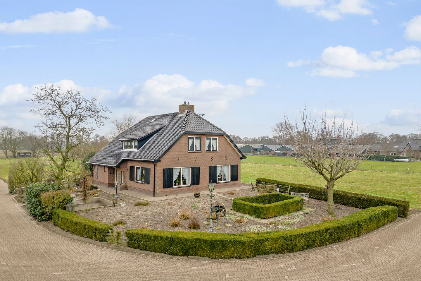 Bekijk foto 3 van Velkemeensedijk 25