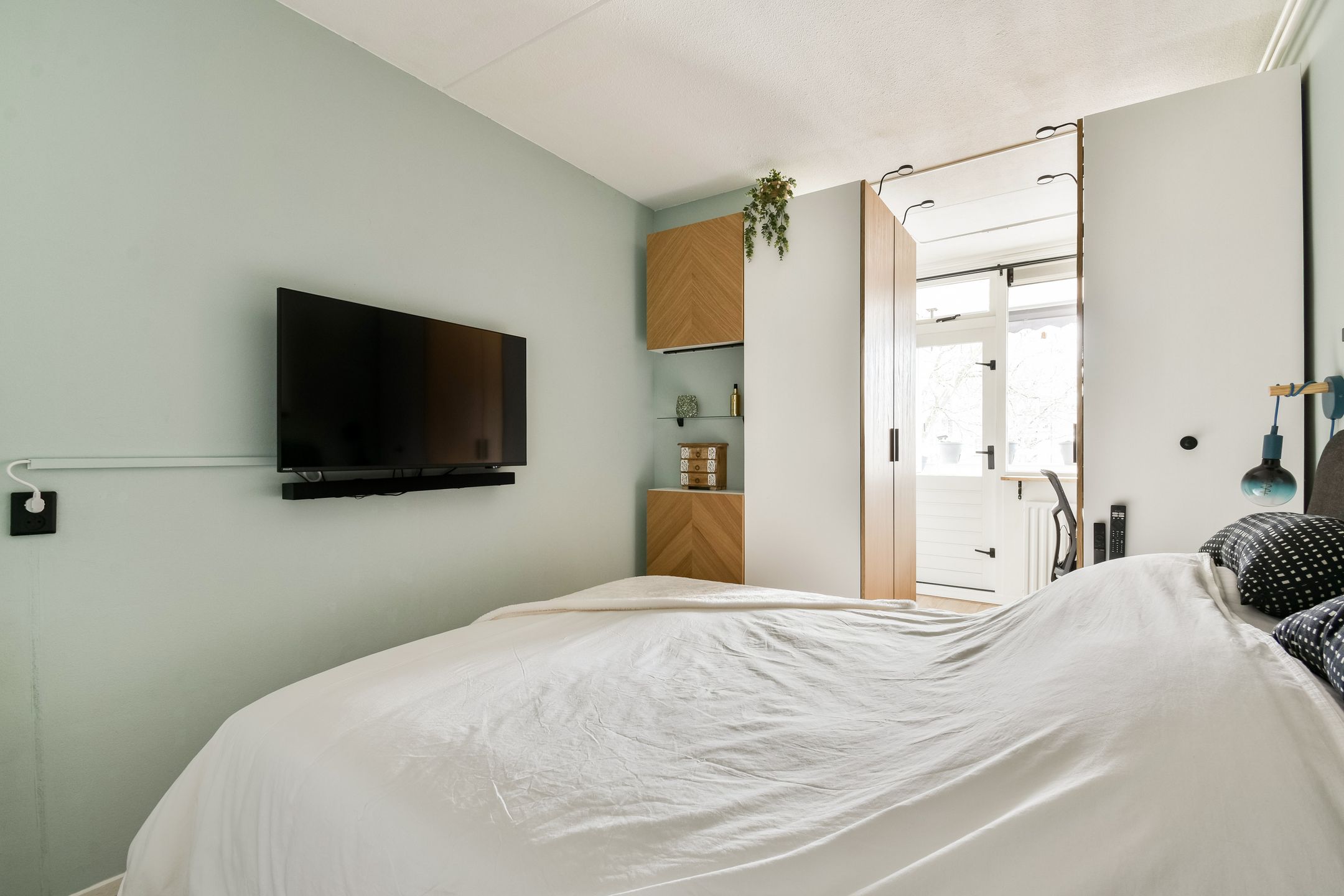 Photo 9 of Riouwstraat 20