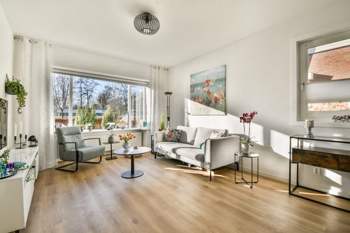 Photo 3 of Vierlingsbeeklaan 54