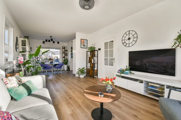 Photo 4 of Vierlingsbeeklaan 54