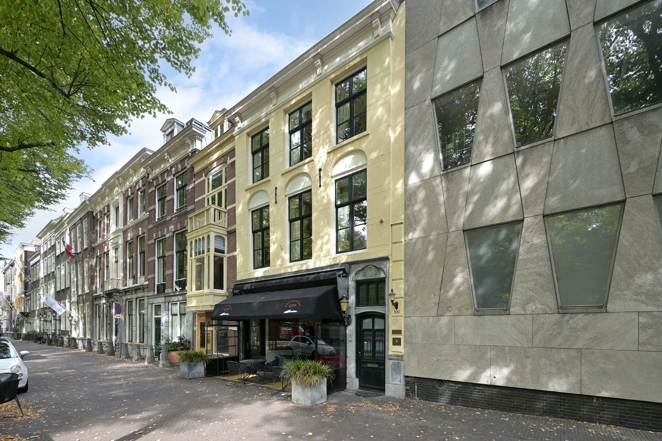 Lange Voorhout 100 