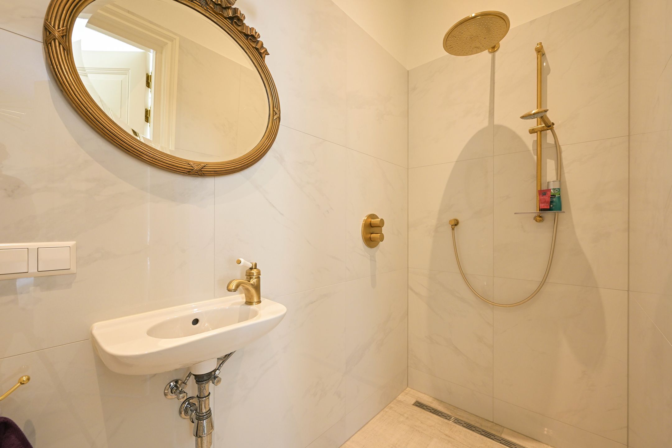 Photo 21 of Lange Voorhout 100