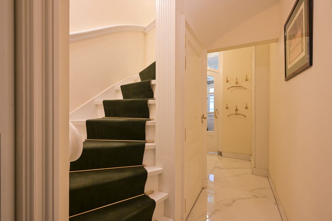 Photo 28 of Lange Voorhout 100