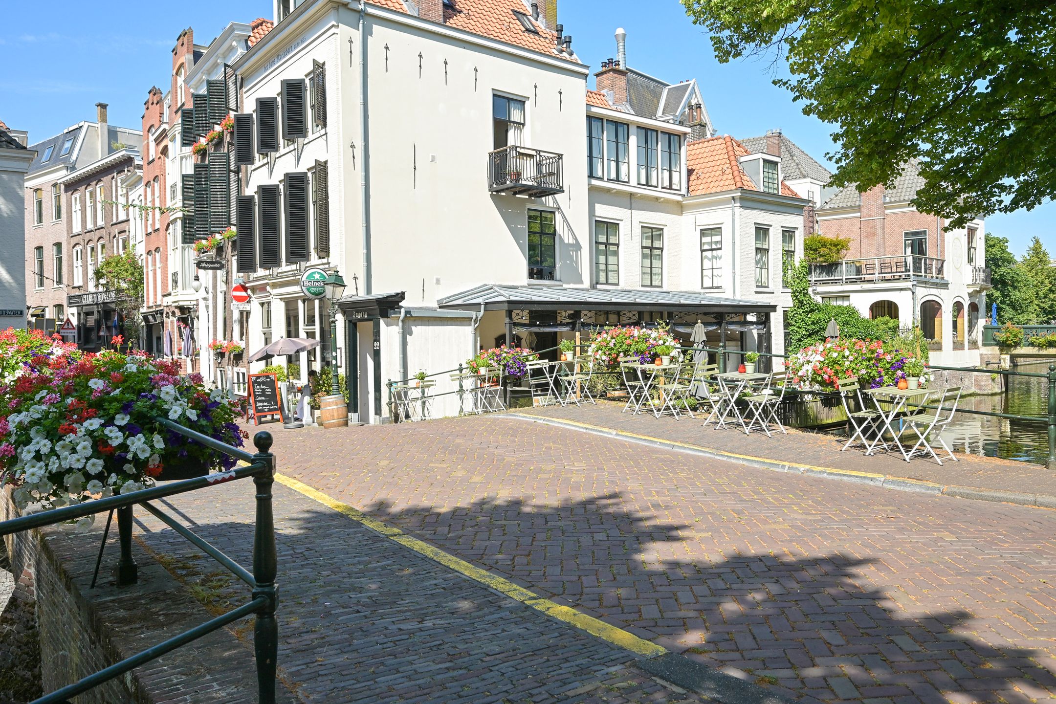 Photo 36 of Lange Voorhout 100