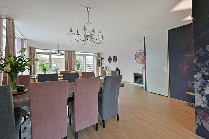 Spacious semi-detached home with garage in quiet Zevenhoven — 14