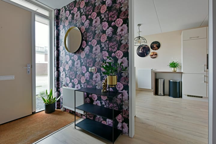 Spacious semi-detached home with garage in quiet Zevenhoven — 20