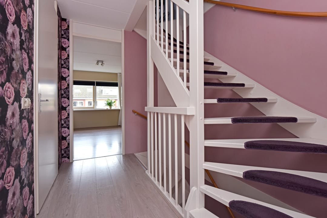 Spacious semi-detached home with garage in quiet Zevenhoven — 43