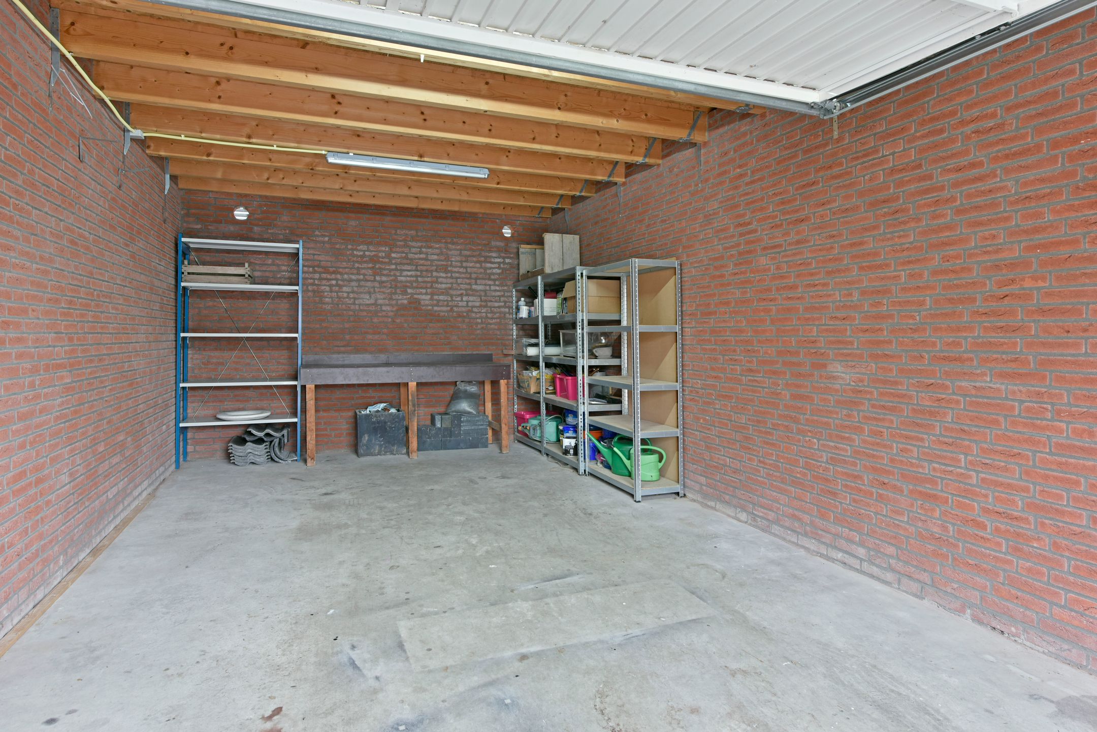 Spacious semi-detached home with garage in quiet Zevenhoven — 59