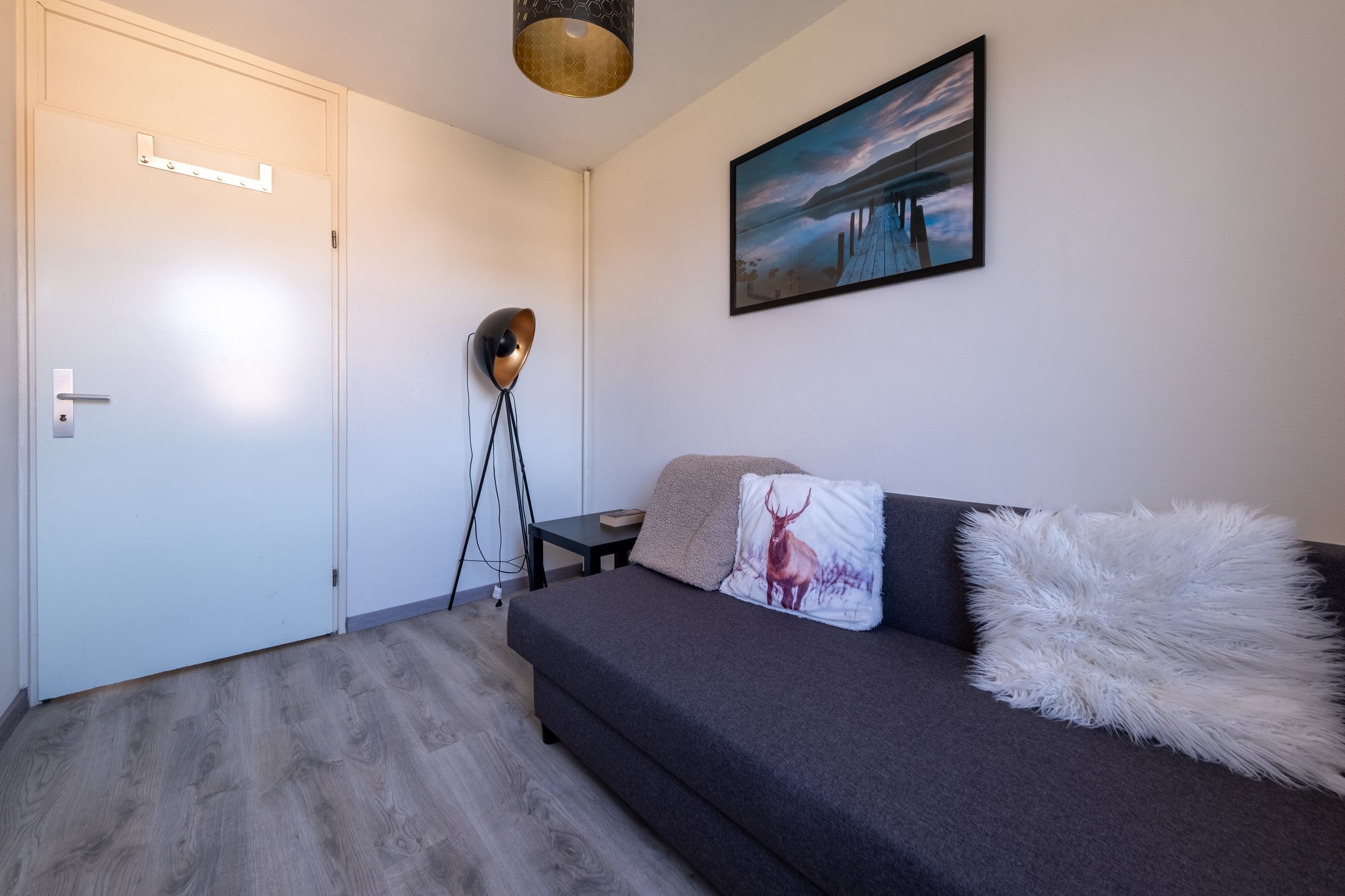 Spacious corner home with 5 bedrooms and 2 bathrooms in Roden — 42