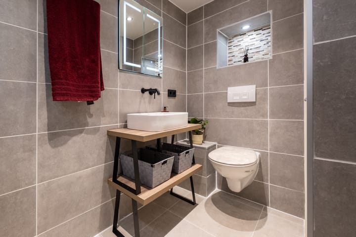 Spacious corner home with 5 bedrooms and 2 bathrooms in Roden — 47