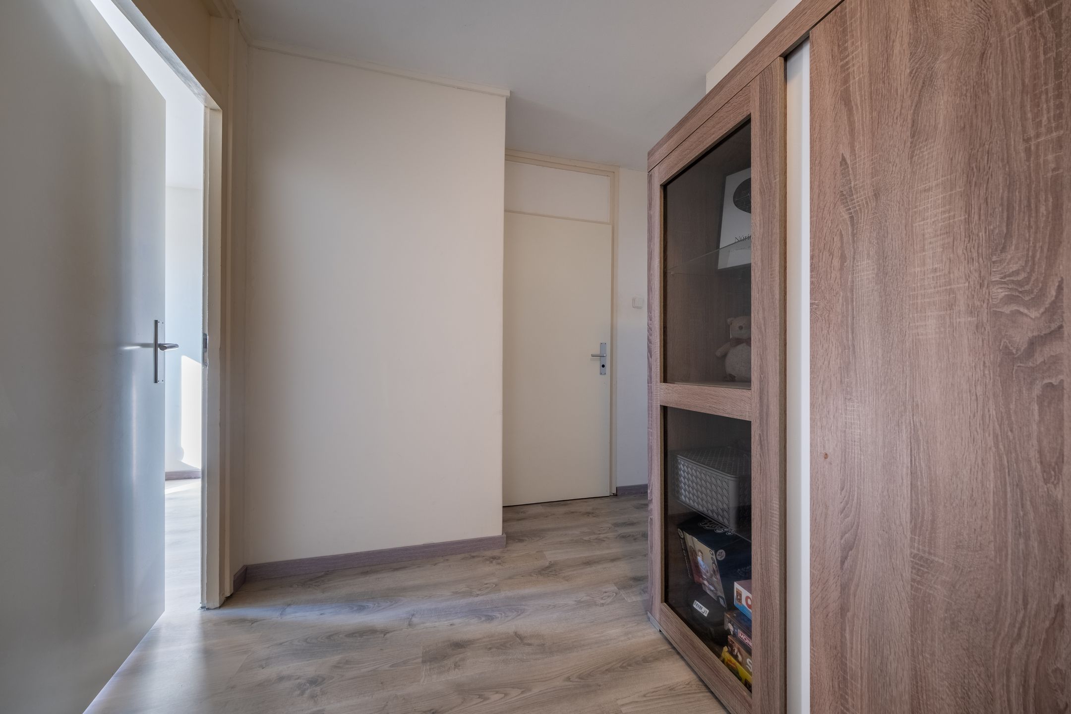 Spacious corner home with 5 bedrooms and 2 bathrooms in Roden — 54