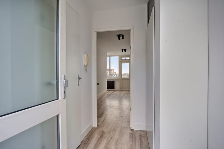 Fully Renovated Studio with Sunny Balcony in Noordwijkerhout — 18