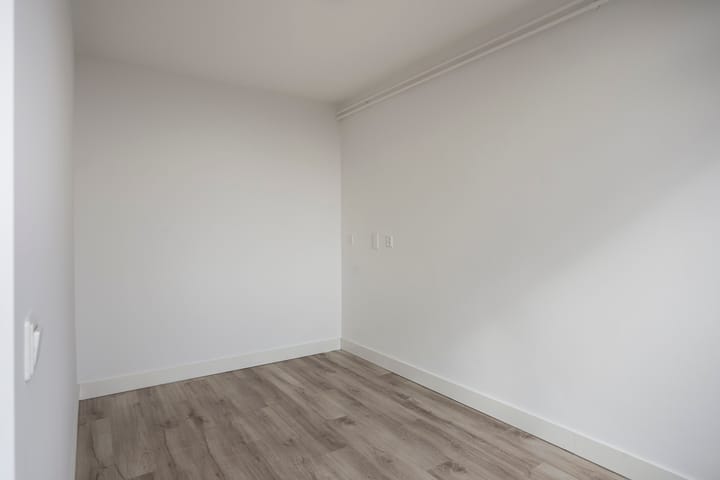 Fully Renovated Studio with Sunny Balcony in Noordwijkerhout — 28