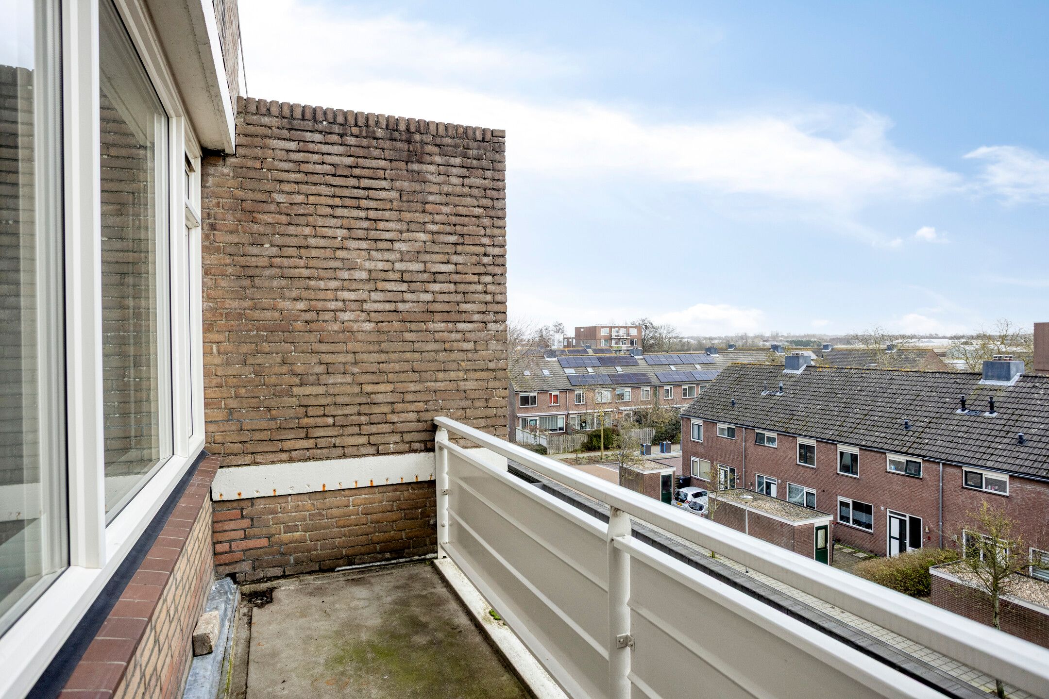 Fully Renovated Studio with Sunny Balcony in Noordwijkerhout — 35