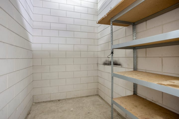 Fully Renovated Studio with Sunny Balcony in Noordwijkerhout — 48