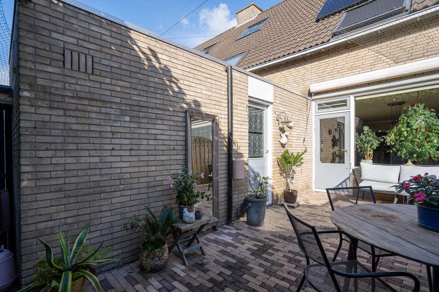 Charming townhouse with sunny south-facing garden in Leerdam center — 37