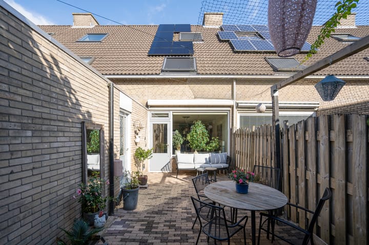 Charming townhouse with sunny south-facing garden in Leerdam center — 38