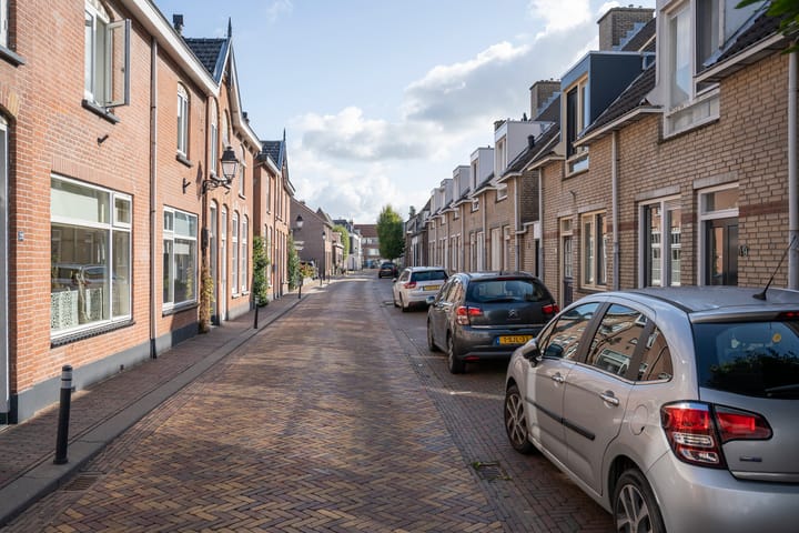 Charming townhouse with sunny south-facing garden in Leerdam center — 42