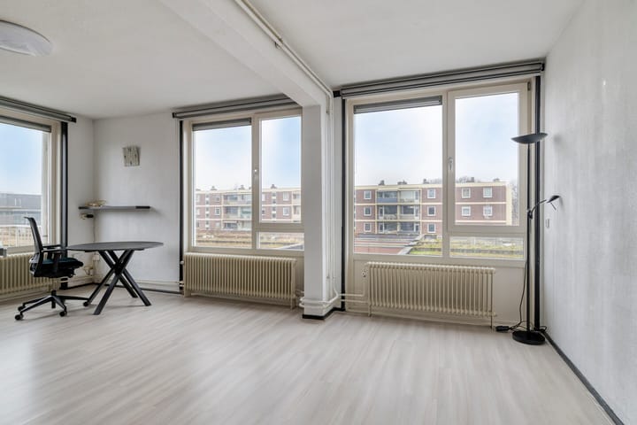 Atmospheric two-room apartment in the heart of The Hague with future potential — 17