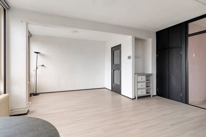 Atmospheric two-room apartment in the heart of The Hague with future potential — 19