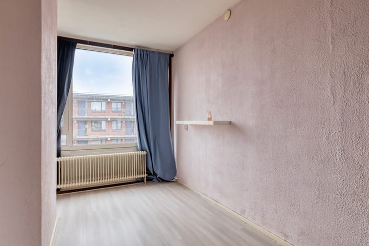 Atmospheric two-room apartment in the heart of The Hague with future potential — 29