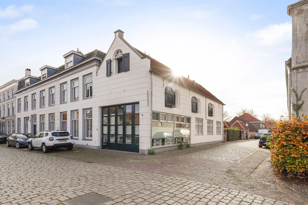 Photo 2 of Burchtstraat 7-A