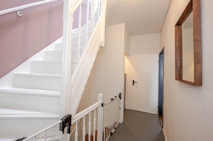Spacious Double Upper Apartment with Terrace in Historic Voorburg Center — 13