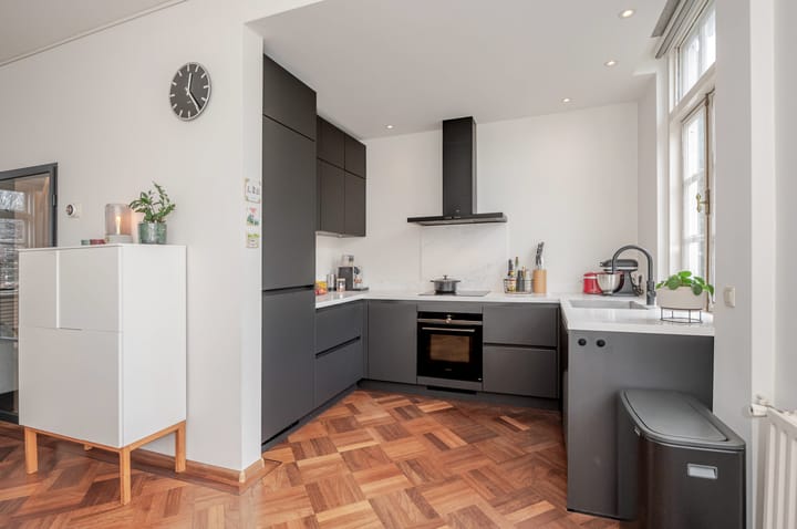 Spacious Double Upper Apartment with Terrace in Historic Voorburg Center — 43