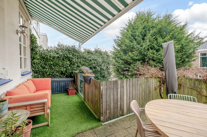 Spacious Double Upper Apartment with Terrace in Historic Voorburg Center — 60