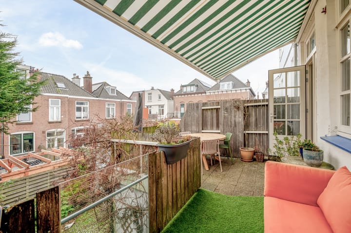 Spacious Double Upper Apartment with Terrace in Historic Voorburg Center — 62