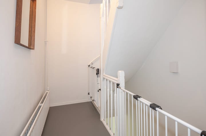Spacious Double Upper Apartment with Terrace in Historic Voorburg Center — 66