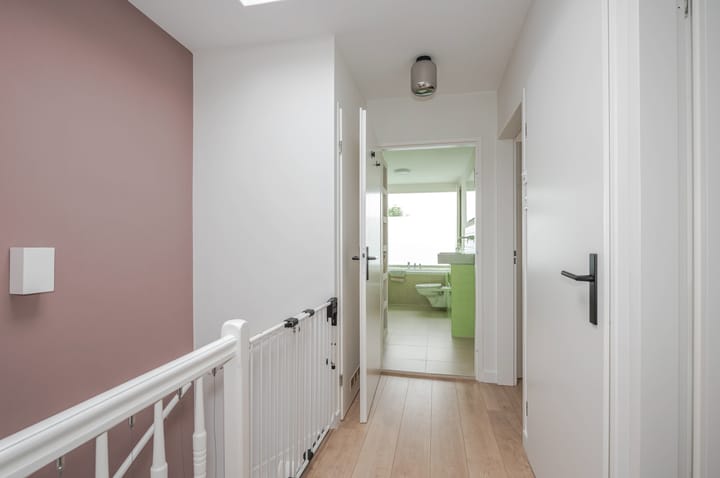 Spacious Double Upper Apartment with Terrace in Historic Voorburg Center — 70