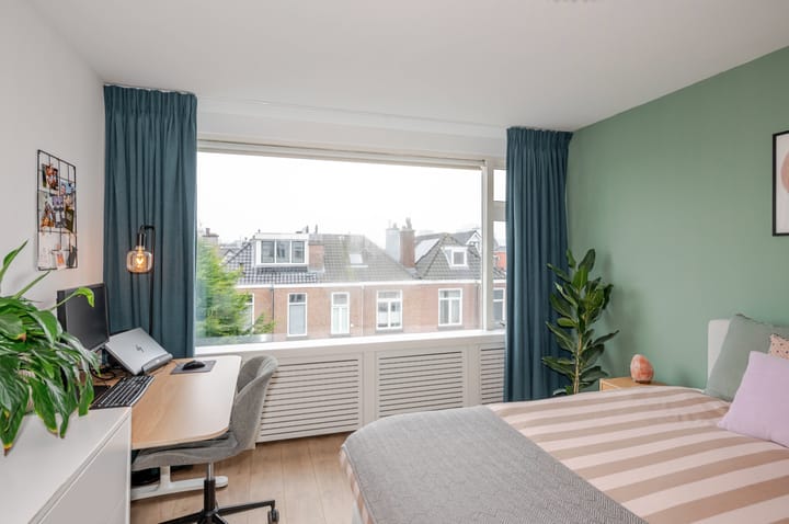 Spacious Double Upper Apartment with Terrace in Historic Voorburg Center — 78