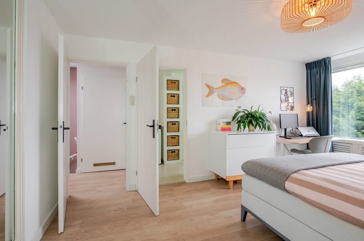 Spacious Double Upper Apartment with Terrace in Historic Voorburg Center — 82