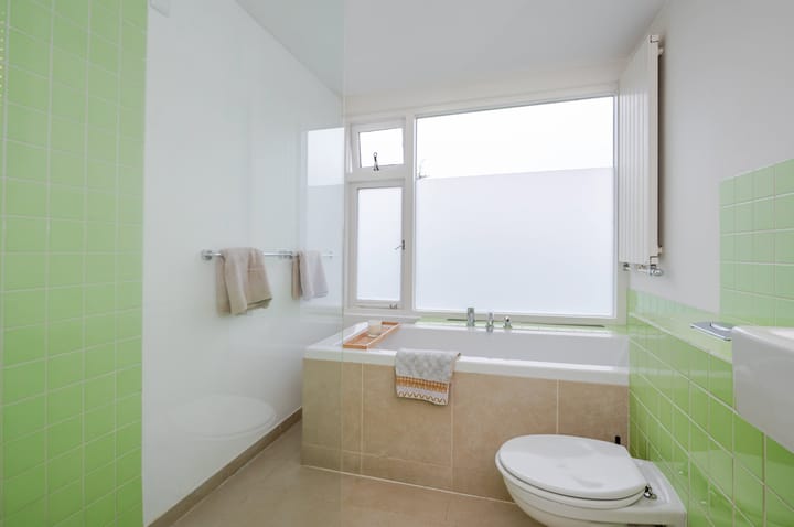 Spacious Double Upper Apartment with Terrace in Historic Voorburg Center — 90
