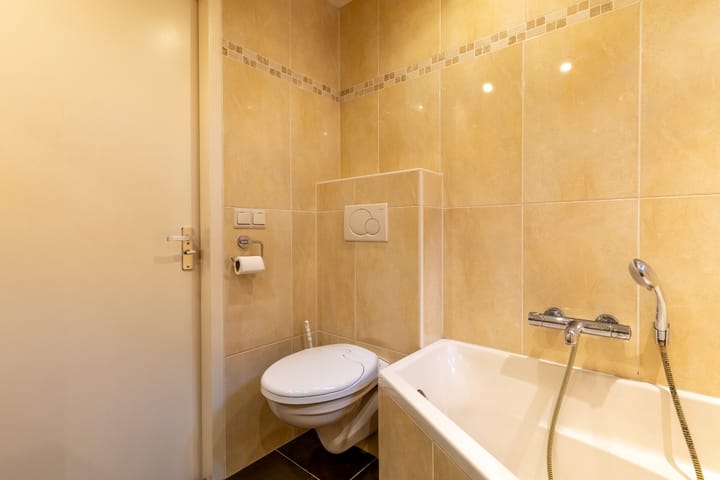 Photo 23 of Van Roijensweg 21-B