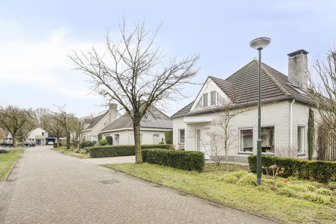 Foto 2 van Adourlaan 6