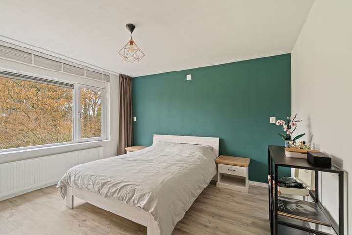 Fully Renovated Family Home with 5 Bedrooms and Energy Label A in Child-Friendly Rotterdam Ommoord — 27