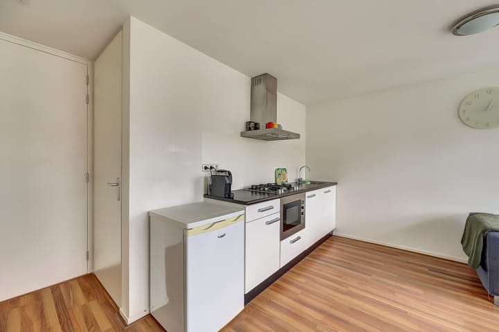 Photo 3 of Eerste Walstraat 3-B