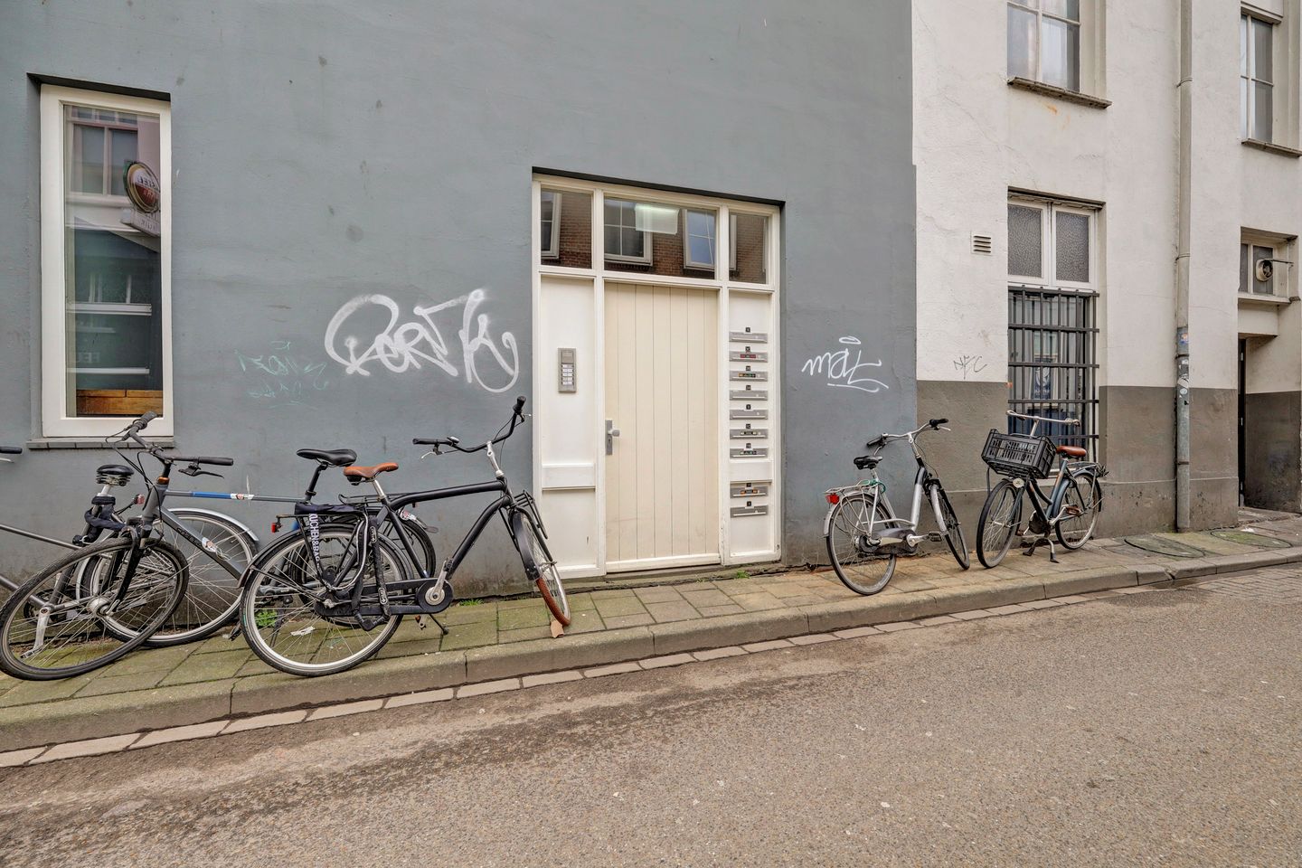 Foto 20 van Eerste Walstraat 3-B