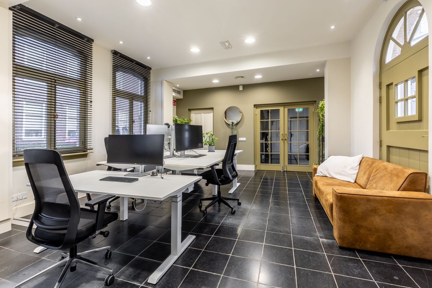 View photo 4 of Prins Hendrikstraat 10