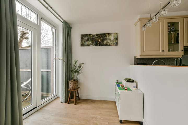 Photo 9 of Willem Klooslaan 61