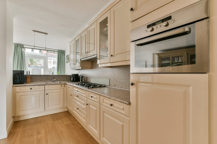 Photo 10 of Willem Klooslaan 61