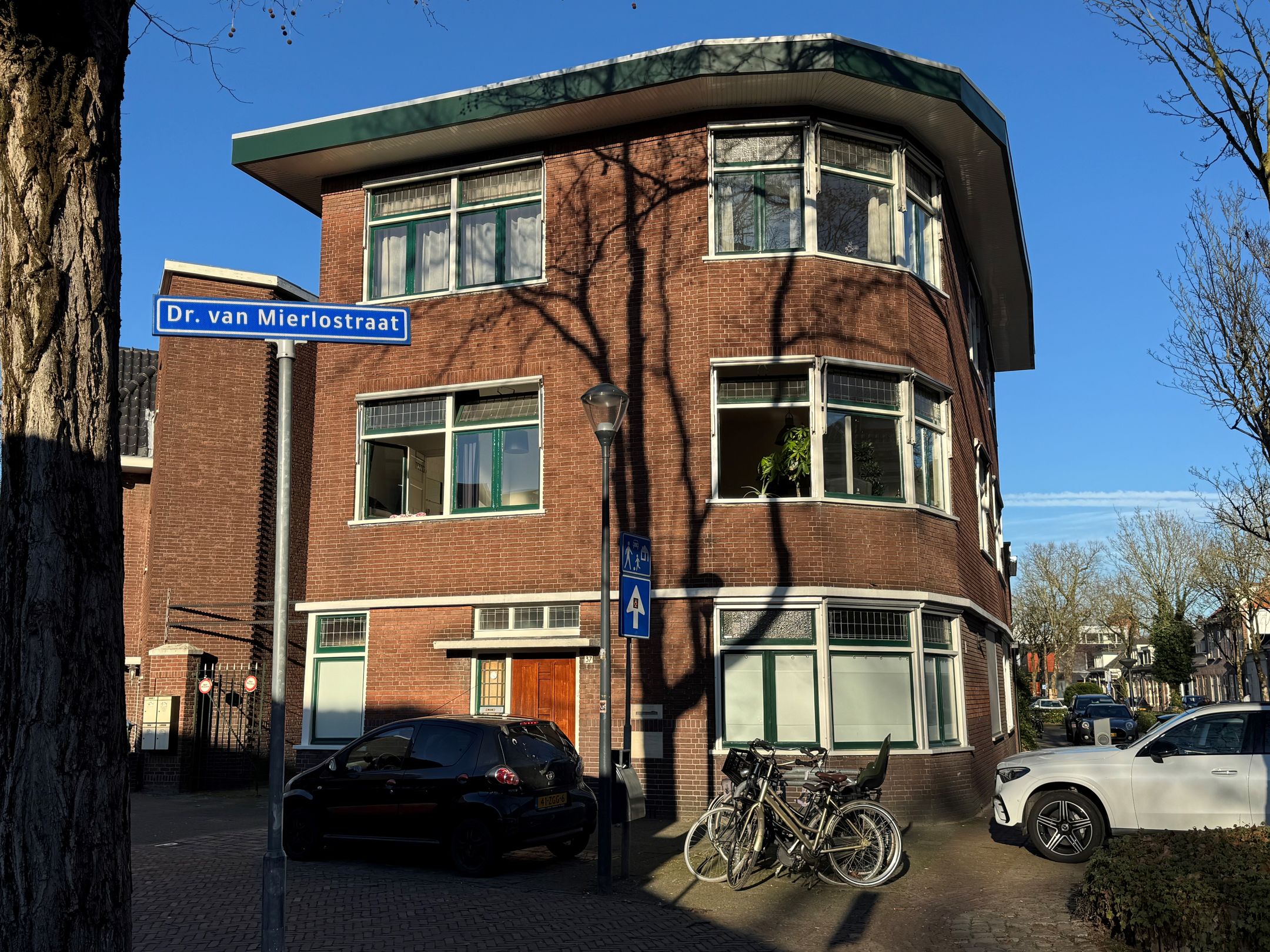 Photo 21 of Dr. van Mierlostraat 37-A