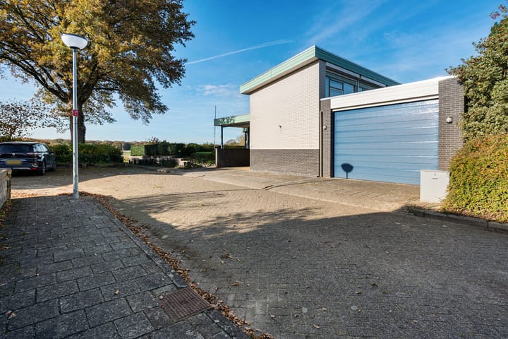 Photo 2 of De Breeakker 1