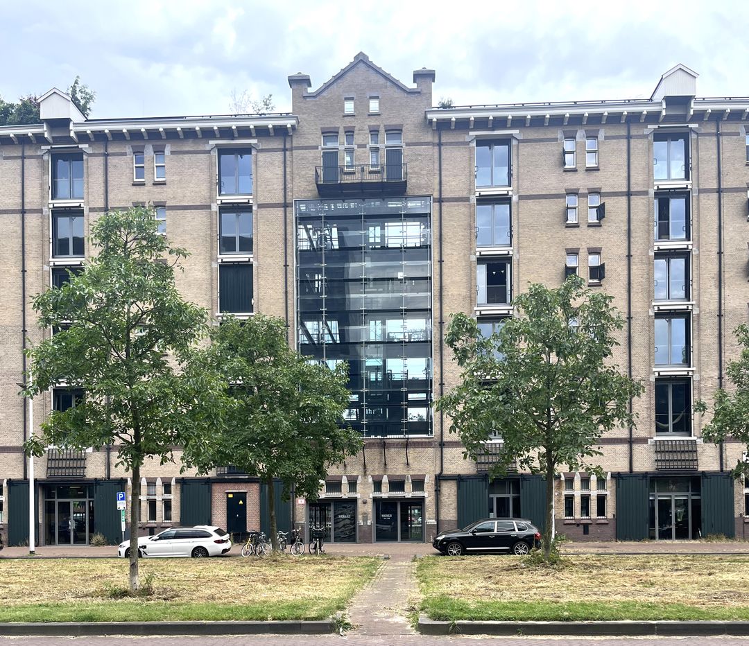 Galerijflat aan Lloydstraat 102, Rotterdam