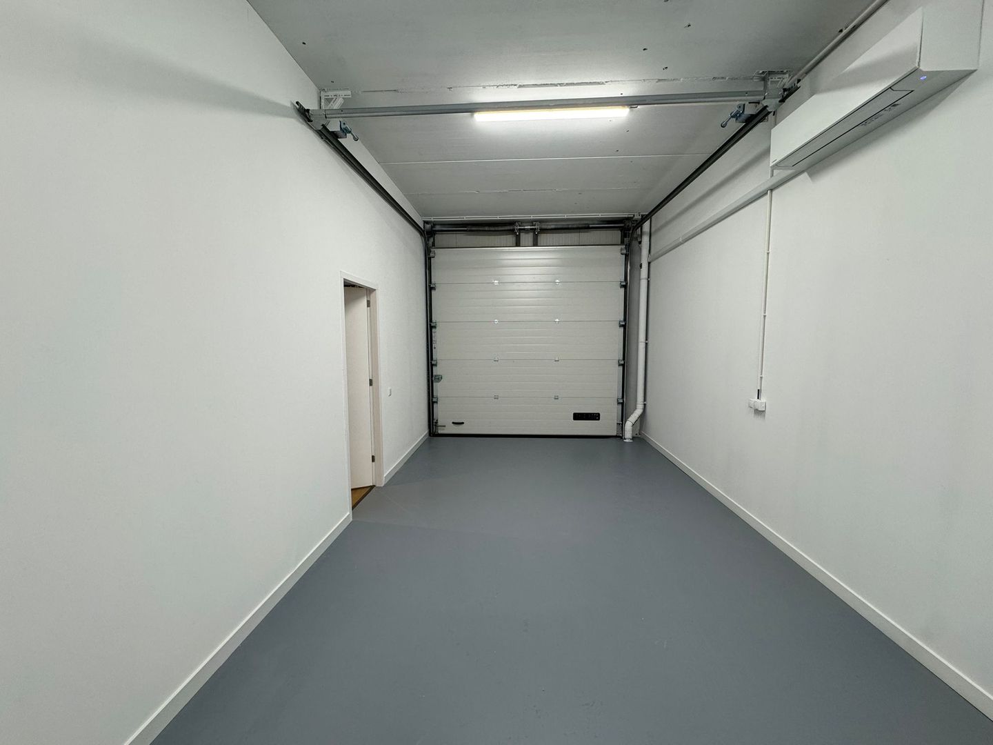 View photo 2 of Coenecoop 7-S