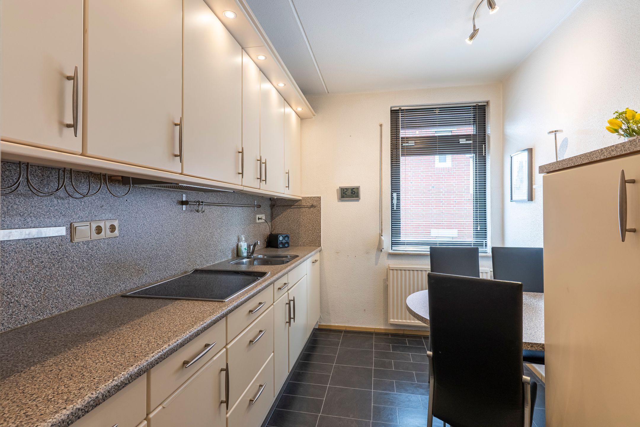 Foto 12 van Koninginnestraat 14-B